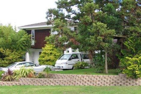 Photo of property in 28 Spence Road, Henderson, Auckland, 0612
