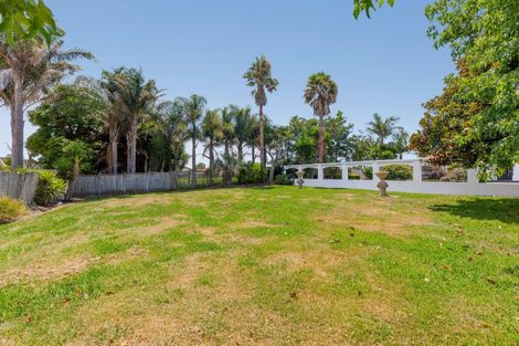 Photo of property in 11 St Clair Place, Browns Bay, Auckland, 0630