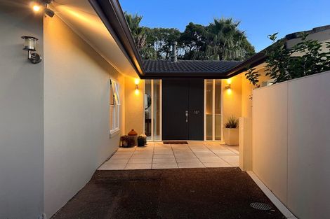 Photo of property in 16b Maunganui Road, Birkenhead, Auckland, 0626