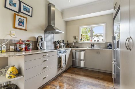 Photo of property in 2/1 Diomede Street, Bayswater, Auckland, 0622