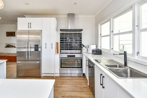 Photo of property in 15 Les Marston Place, Pukekohe, 2120