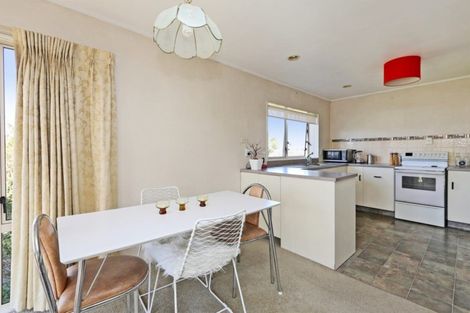 Photo of property in 34 Avondale Road, Taradale, Napier, 4112