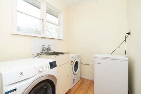 Photo of property in 30 Holland Road, Fairfield, Hamilton, 3214