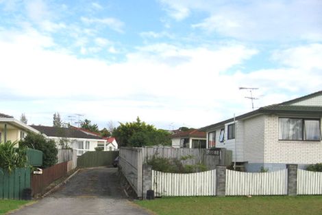 Photo of property in 48 Granville Drive, Massey, Auckland, 0614