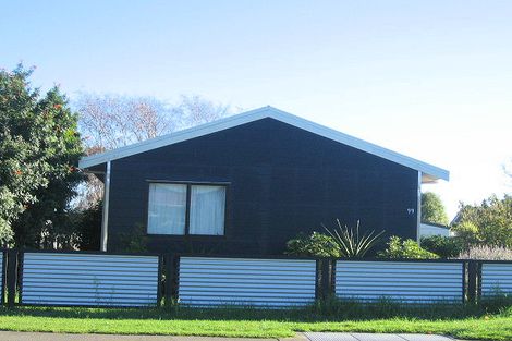 Photo of property in 99 Arawhata Road, Paraparaumu, 5032