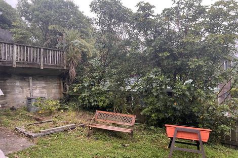 Photo of property in 142 The Ridgeway, Mornington, Wellington, 6021