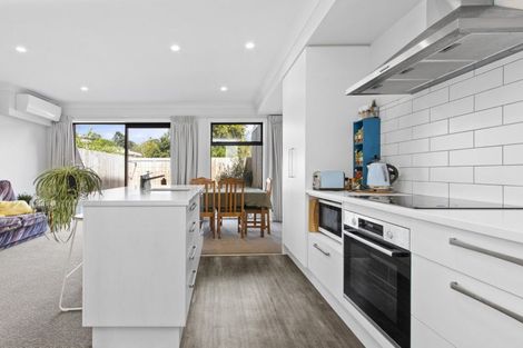 Photo of property in 9/25 Thackeray Street, Hamilton Lake, Hamilton, 3204