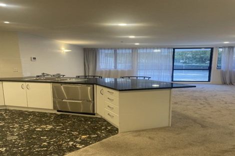 Photo of property in Mon Desir Apartments, 173 Hurstmere Road, Takapuna, Auckland, 0622