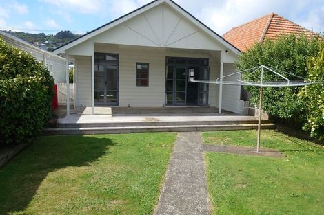 Photo of property in 288 The Parade, Island Bay, Wellington, 6023