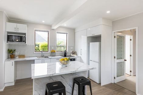 Photo of property in 34a Andrew Street, Waikanae, 5036