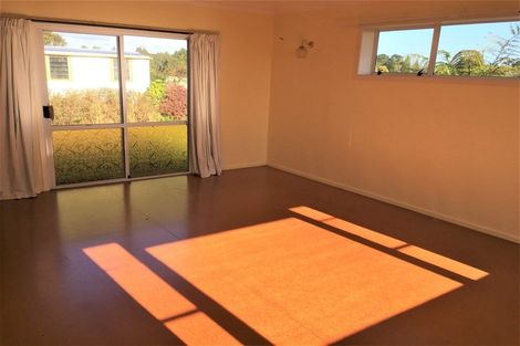 Photo of property in 90 Oxford Road, Okato, 4335