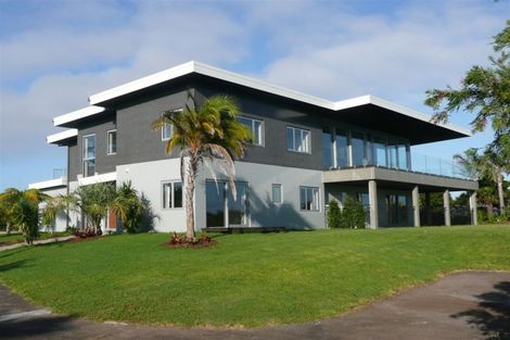 Photo of property in 201 Whangaparaoa Road, Red Beach, 0932