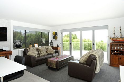 Photo of property in 2 Te Ara Crescent, Diamond Harbour, Lyttelton, 8971