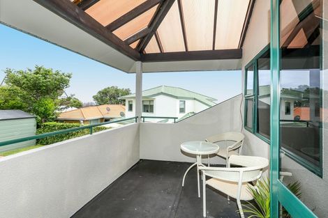 Photo of property in 9 Sandel Rise, Merrilands, New Plymouth, 4312