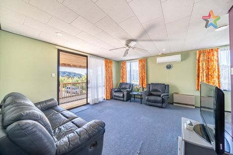 Photo of property in 1 Mcmanaway Grove, Stokes Valley, Lower Hutt, 5019