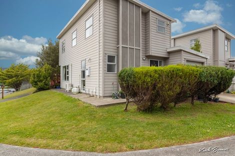 Photo of property in 18a Franklyn Road, Tawa, Wellington, 5028