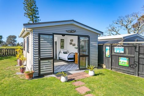 Photo of property in 104 Kiwi Road, Whangamata, 3620