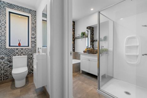 Photo of property in 6 Charlotte Drive, Omokoroa, 3114