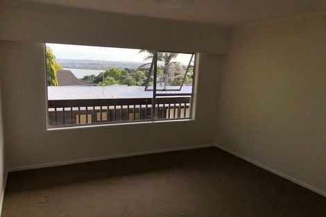 Photo of property in 4 Sispara Place, Beach Haven, Auckland, 0626