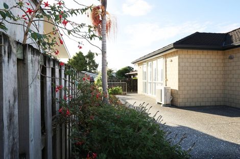 Photo of property in 27a Doment Crescent, Orewa, 0931