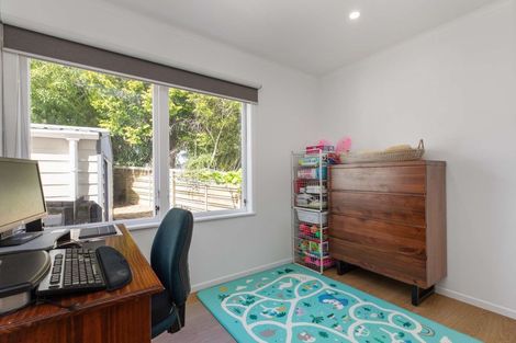 Photo of property in 93 Riverpark Crescent, Henderson, Auckland, 0610