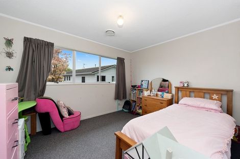 Photo of property in 21 Crescent Court, Melville, Hamilton, 3206