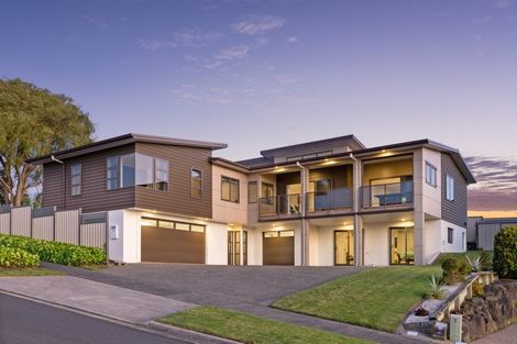 Photo of property in 1 Holcombrooke Lane, Welcome Bay, Tauranga, 3175