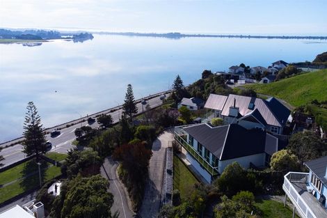 Photo of property in 19 The Brae, Mount Pleasant, Christchurch, 8081