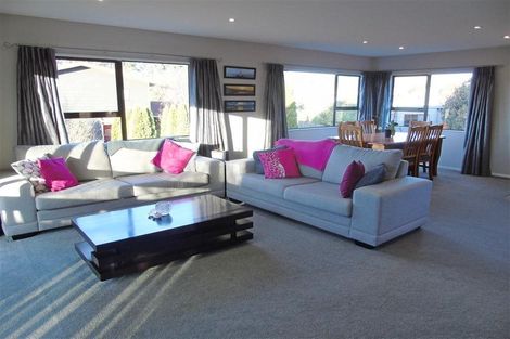 Photo of property in 25 Longitude Place, Whitby, Porirua, 5024