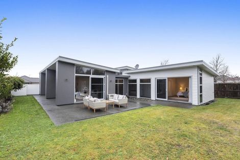 Photo of property in 2 Sycamore Close, Rangiora, 7400