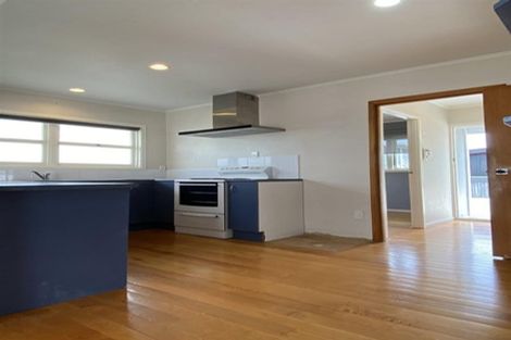Photo of property in 7 Cornwall Street, Te Atatu South, Auckland, 0610