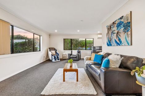 Photo of property in 51 Semillon Avenue, Henderson, Auckland, 0612