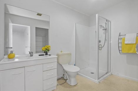 Photo of property in 2/23 Charlenne Close, Ranui, Auckland, 0612