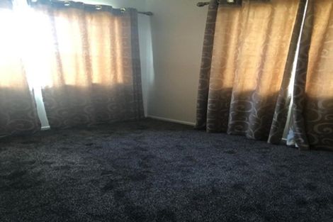 Photo of property in 15 Matilda Place, Weymouth, Auckland, 2103