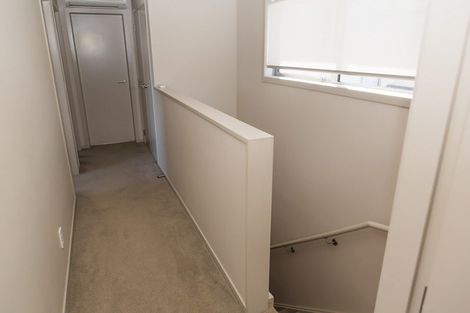 Photo of property in 8 Brindle Way, Newlands, Wellington, 6037