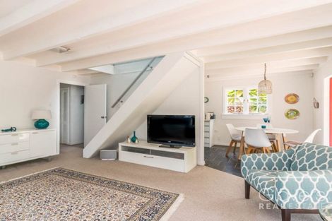 Photo of property in 44 Western Road, Laingholm, Auckland, 0604