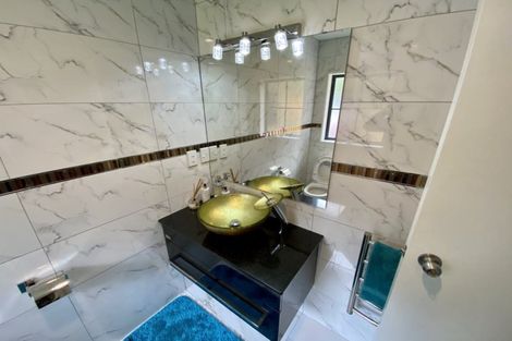 Photo of property in 15 Fairchild Avenue, Goodwood Heights, Auckland, 2105