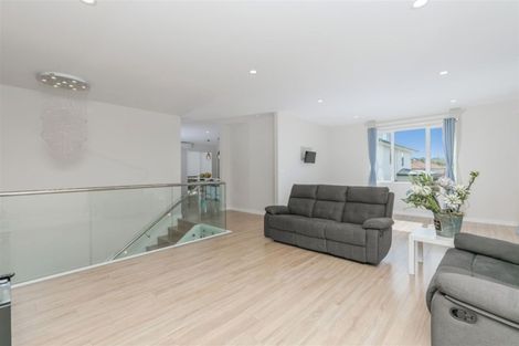 Photo of property in 7 Colliston Rise, Pinehill, Auckland, 0632