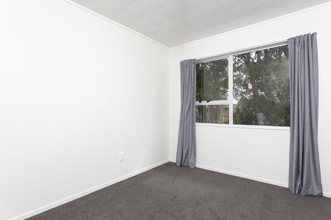 Photo of property in 90 Sunnyside Road, Sunnyvale, Auckland, 0612