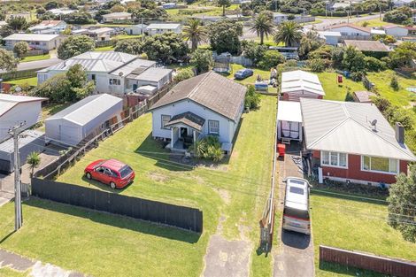 Photo of property in 22 Tregenna Street, Castlecliff, Whanganui, 4501