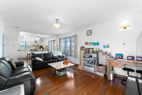 Photo of property in 586 Te Atatu Road, Te Atatu Peninsula, Auckland, 0610