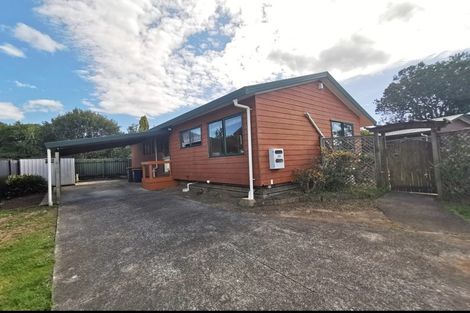 Photo of property in 13a Riserra Drive, Ranui, Auckland, 0612