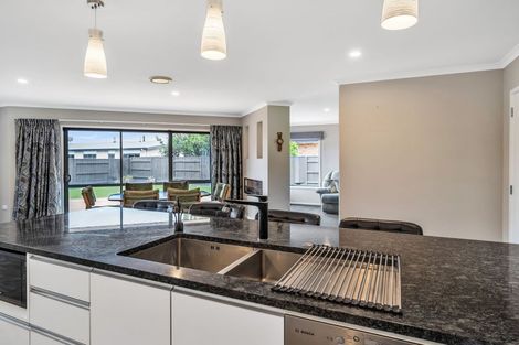 Photo of property in 3 Crabapple Close, Milson, Palmerston North, 4414