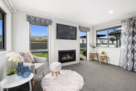 Photo of property in 5 Magnetic Place, Cromwell, 9310