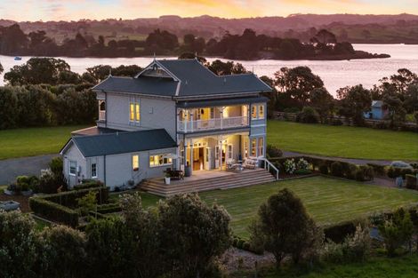 Photo of property in 111 Wharf Road, Clarks Beach, Pukekohe, 2679