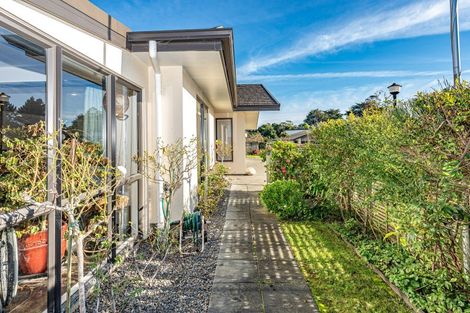 Photo of property in Caversham Park, 2/2 Caversham Road, Westmere, Whanganui, 4501