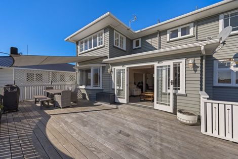 Photo of property in 26 Baring Terrace, Strandon, New Plymouth, 4312