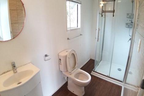 Photo of property in 127 Edgewater Drive, Pakuranga, Auckland, 2010