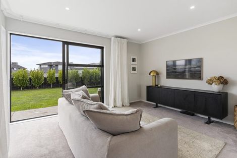 Photo of property in 20 Taikura Avenue, Red Beach, 0932