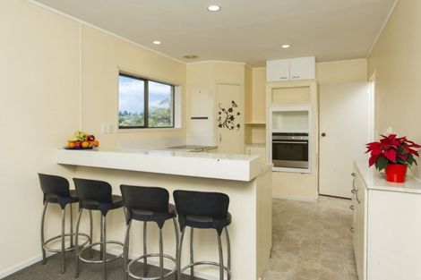 Photo of property in 2/6 Charmaine Road, Torbay, Auckland, 0630